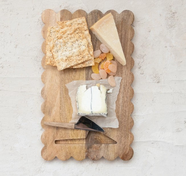 Mango Wood Scalloped Edge Cheese/Cutting Board with Knife